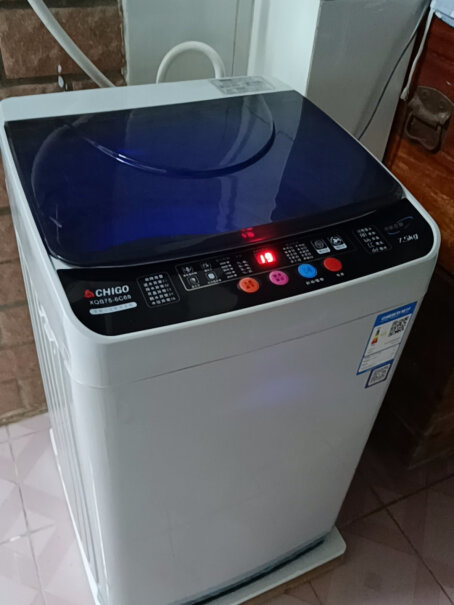 志高全自动洗衣机波轮宿舍迷你小型这个洗衣机能洗几套衣服？