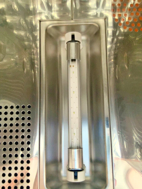 小白熊恒温水壶调奶器恒温1.3L使用过的亲们，这个使用久了会有烧塑料的味道吗？
