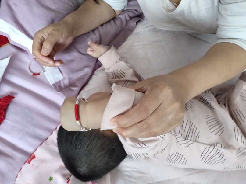 宝宝银饰爱贝贝长命锁银手镯婴儿9999足银使用两个月反馈！使用良心测评分享。