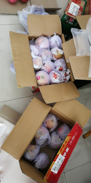 新疆阿克苏苹果5kg礼盒单果200-260g请问各位买家现在买的5kg装的苹果怎么样呢？为什么看买家秀晒图品质没有那么好呢？