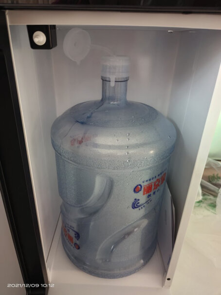 美的饮水机京东原水用的是买的桶装水吗？