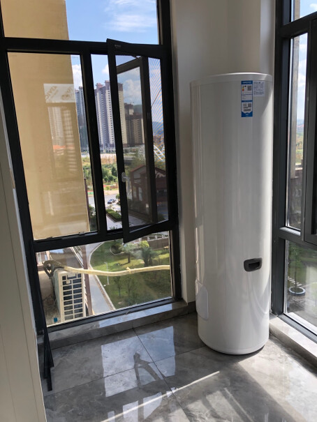 海尔空气能热水器家用200升纯空气能加热连续能洗几个人？