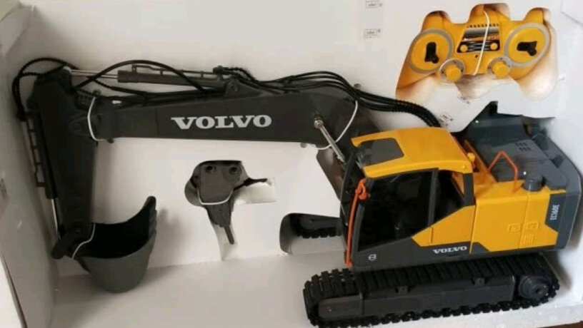 双鹰工程挖掘机挖机遥控车钩勾机工程玩具车模型7.4伏，这个充电器哪里有？