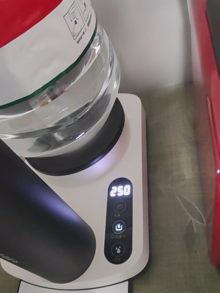 美国惠而浦即热式饮水机家用迷你小型速热台式饮水机热水有塑料味吗？