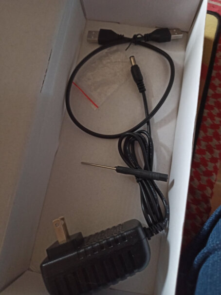 深狐移动硬盘盒SATA USB3.0这个硬盘不需要电源吗？