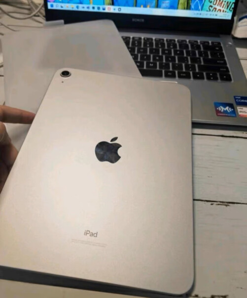 AppleiPad10.92022年款64GBWLAN平板第一次用iPad，没有和安卓系统上一样的返回键吗？怎样返回上一级界面？