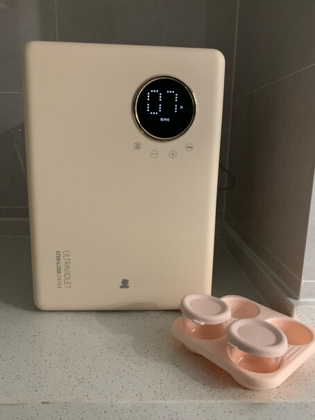 小白熊恒温水壶调奶器恒温1.3L大家用自动模式，会让整个屋子都有臭氧味吗，没开盖的情况？