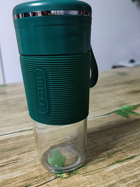 榨汁机家实迷你小型榨汁杯便携式USB充电果汁机使用两个月反馈！来看下质量评测怎么样吧！