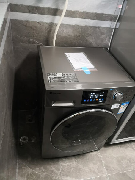 LittleSwan10KG超薄滚筒全自动小天鹅洗衣机这款洗衣机有底盖吗？