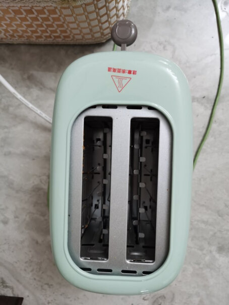 小熊多士炉烤面包机馒头片机家用全自动不锈钢2片吐司加热机看到首次使用说明，预热2-3分钟，怎么预热？插上电源即可？