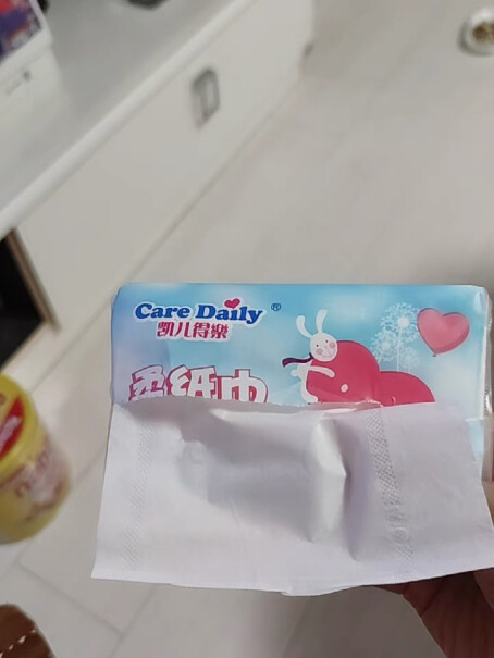 凯儿得乐婴儿护肤柔纸巾干湿两用抽纸巾为什么纸巾是甜的，你们的也一样吗？