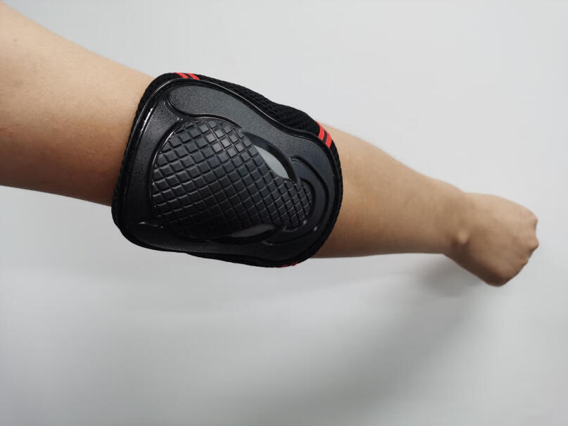 TROLO轮滑护具护膝盖护肘手六件套6年级可以用吗，1米5，78斤，可以吗？