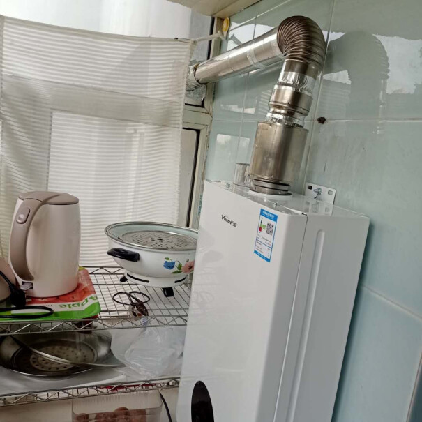 万和12升燃气热水器智能自适温请问可否装在浴室内？