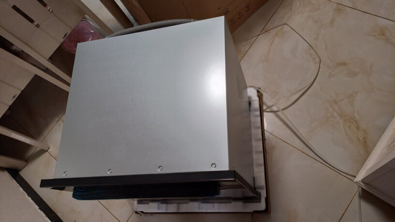云米8套嵌入式家用洗碗机WIFI全智能除菌烘干存一体有排水口在右边的吗？