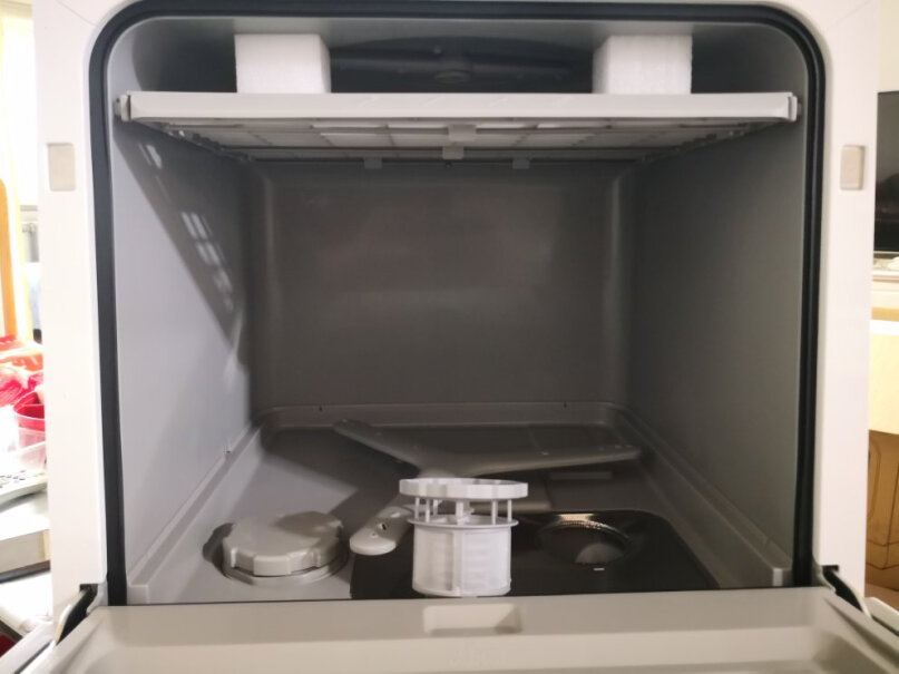 布谷家用台式洗碗机4-6套台式免安装活氧清洗智能解冻放了洗碗块还用放盐吗，为啥我只放了洗碗块，洗完烘干以后有白色的残留，不知道是不是水渍？