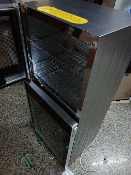 康宝消毒柜家用镀镍钢质会生锈吗？