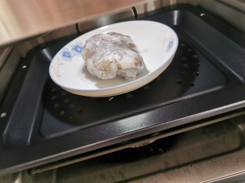 格兰仕电蒸箱蒸烤箱有接屑的盘子么？