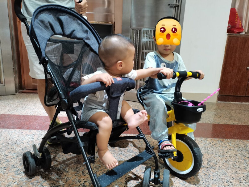 乐卡儿童三轮车避震脚踏车婴幼儿三轮儿玩具童车宝宝98身高，脚弯曲可以吗？