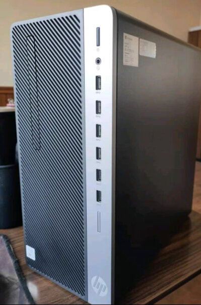 惠普HP战99设计师台式电脑主机11代i7-11700是单条8G的内存条，还是由多条小容量的组成？后期升级方便吗？