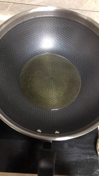 苏泊尔SUPOR这个锅有涂层吗，涂层是四聚弗乙烯？