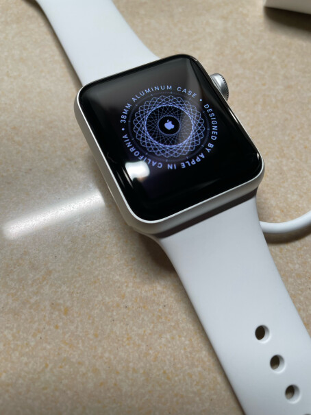 Apple Watch 3智能手表微信发不出去消息，qq收不到为什么？