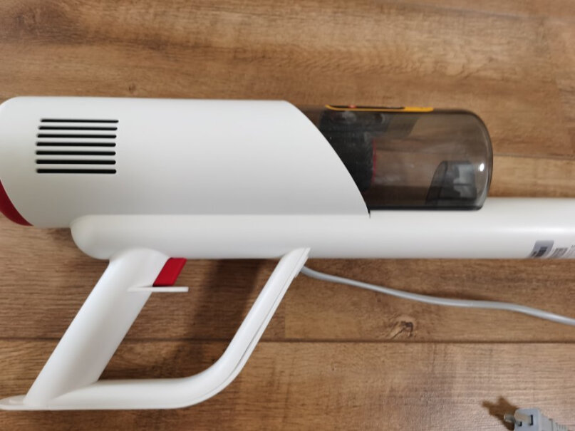 德尔玛吸尘器家用立式手持吸尘机大吸力有线小型强力吸尘器发热严重吗？