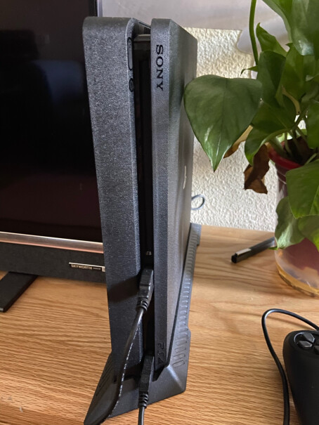 游戏机索尼PS4国行主机PS4SLIM家用娱乐游戏机自营同款评测解读该怎么选,分析应该怎么选择？