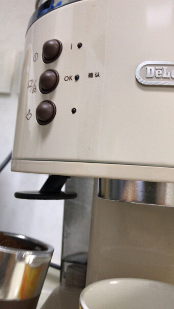 德龙DelonghiECO310半自动咖啡机乐趣礼盒装需要电器转换头吗？