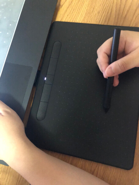 Wacom CTL-4100/K0手绘板能连苹果手机吗？