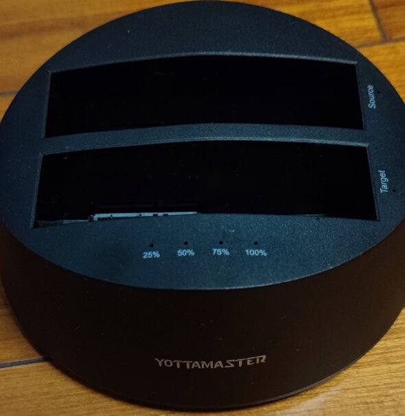 Yottamaster K100-U3硬盘底座插上硬盘后硬盘会不会晃动？