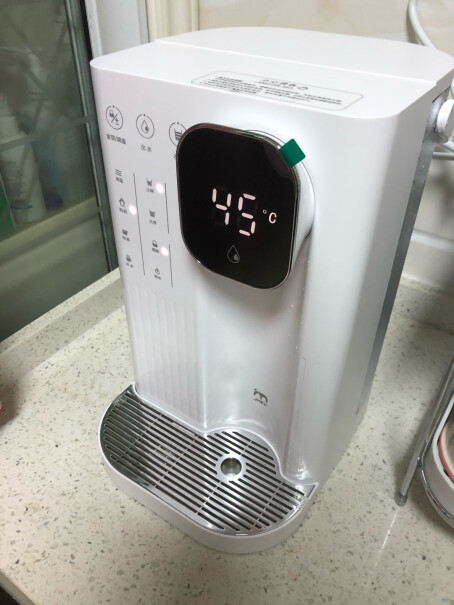 集米T2即热饮水机即热式饮水机请问取水结束后还会继续出点水么？