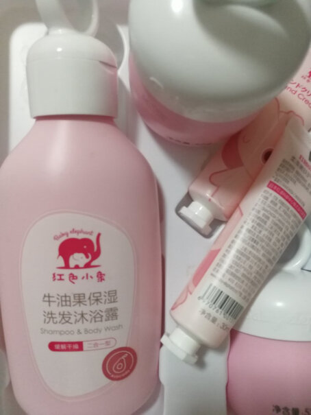 红色小象婴儿洗发沐浴露这款二合一好用吗？2岁多一点的宝宝可以用这款么？