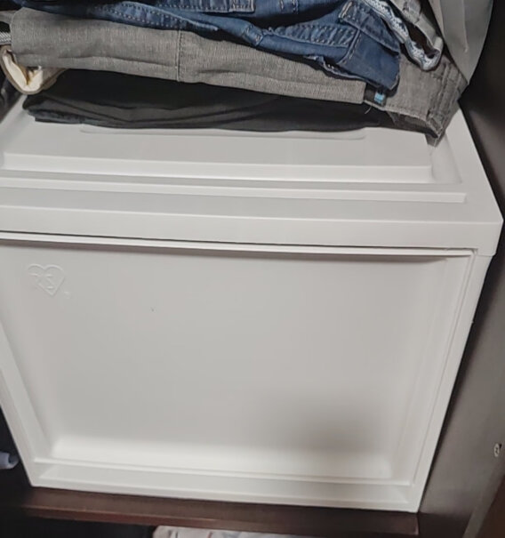 收纳抽屉式爱丽思储物箱柜百纳箱BC500D内衣可以和同规格的透明款叠放吗？