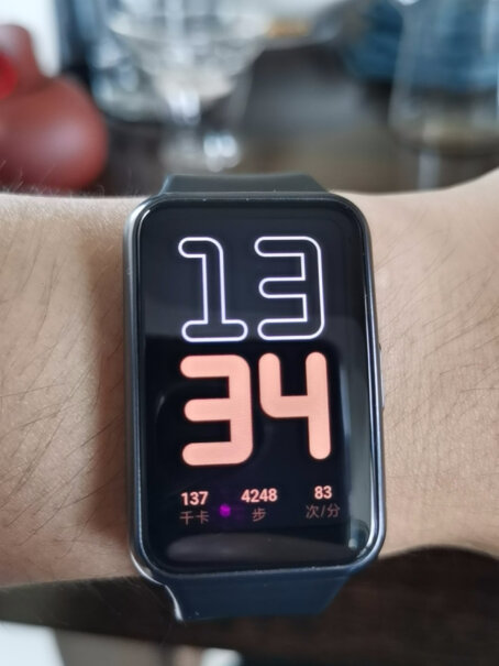 华为WATCH FIT新款请问除了多gps，与荣耀手环6nfc版什么区别？