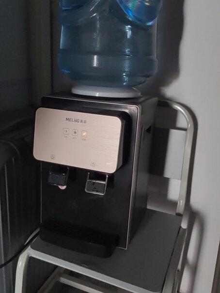 美菱饮水机请问已用的朋友，这款台式饮水机是多大尺寸？