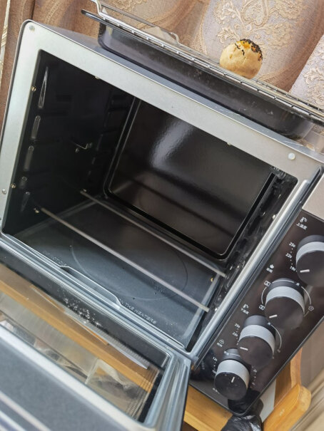 长帝多功能电烤箱家用32升大容量这款烤箱带脚外形的实际高度是多少呢？