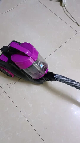 美的卧式吸尘器C7家用清洁机大功率有紫色的吗？
