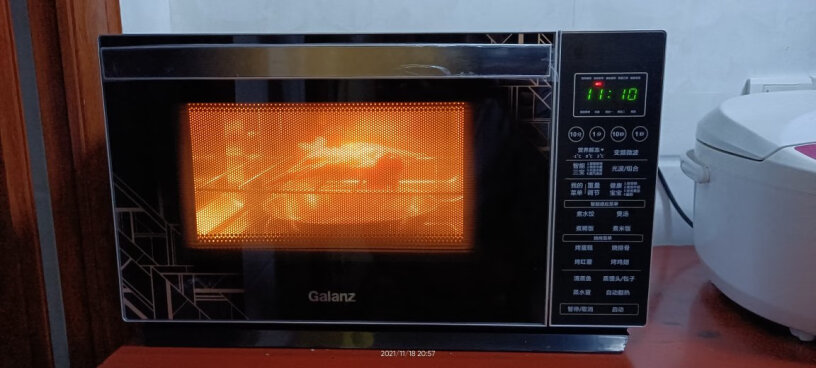 格兰仕变频微波炉光波炉有烤蛋挞的烤架或托盘吗？