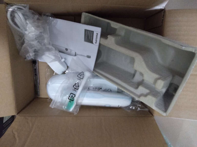 飞利浦电动牙刷充电式成人声波震动米白色电动牙刷HX3216是正品吗？