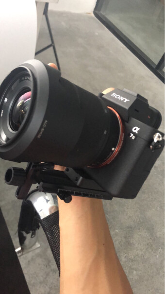 索尼Alpha 7 III 微单数码相机和a7c相比有啥区别呢？