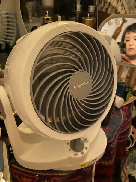 日本爱丽思空气循环扇静音电风扇遥控风扇落地风扇循环几个档位调速？