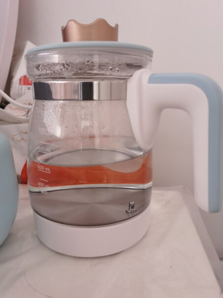 美的婴儿恒温水壶调奶器热奶器1.2L壶盖是不锈钢的吗？