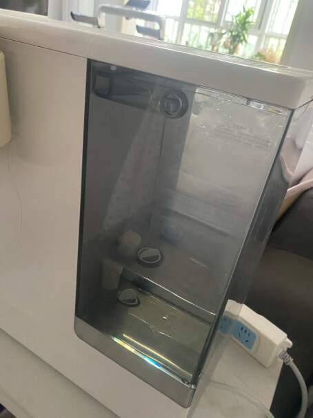 美的饮水机家用直饮机即热净水器台式净饮一体机免安装零混水怎么出热水？