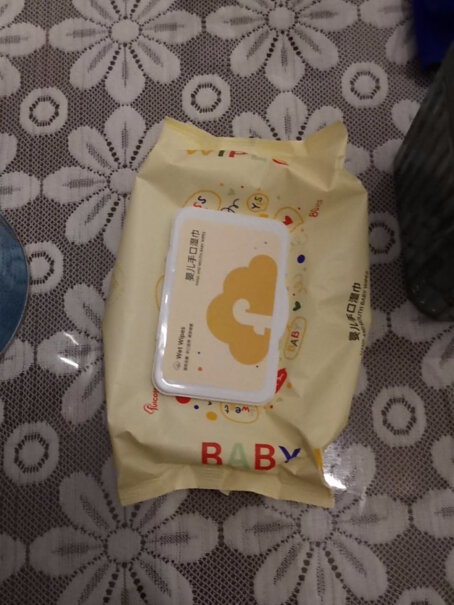 婴儿湿巾评测：棉柔世家 vs. 新生儿宝宝屁湿纸巾，品质如何？