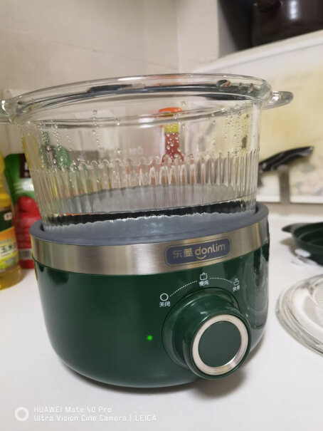 东菱Donlim电炖锅我家买了一个多月了，也用了不少次数，每次都会有一股塑料味道散发出来，会不会有毒，喝了是否对身体不好？