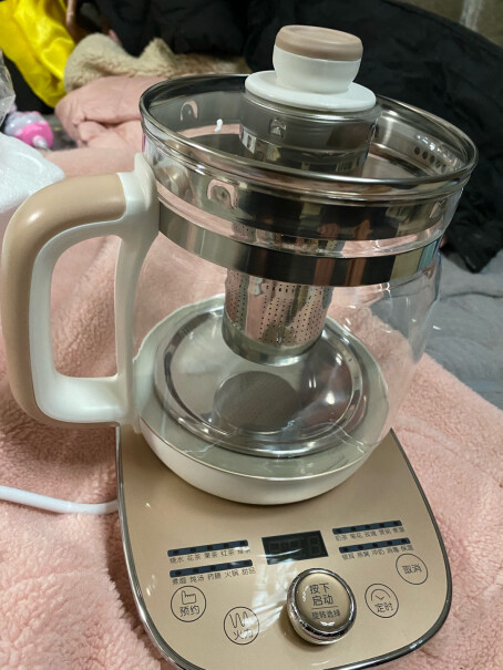 小熊养生壶热水壶煮茶器煮茶壶请问你们买过的那个底座有不平的现象吗？