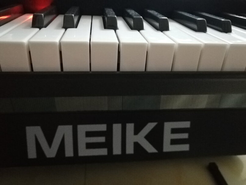 美科MK-97561键钢琴键多功能智能电子琴儿童初学乐器高配的音质和钢琴的音质区别大吗？