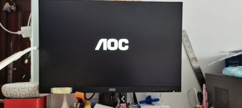 AOC电脑显示器23.8英寸全高清IPS屏用笔记本的VGA接口接的显示器的VGA接口 感觉显示比较模糊 不知道是不是应该用HDMI接口连接会清晰？