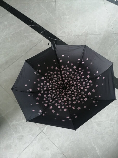 C'mon小樱花伞这个伞柄粗吗？伞面大吗？折叠起来很厚吗？