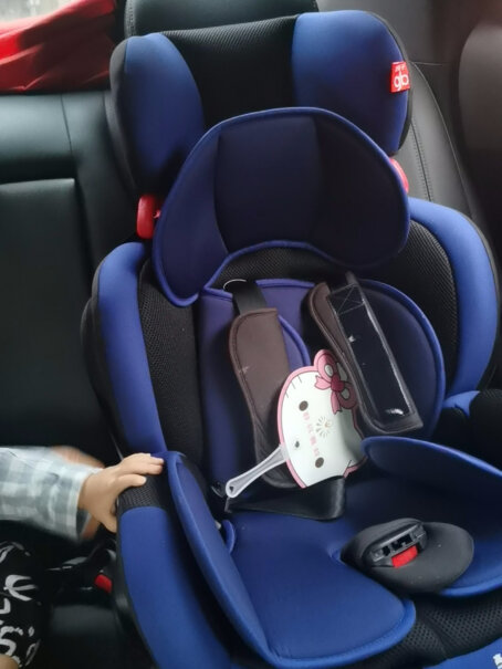 gb好孩子高速汽车儿童安全座椅安装后左右晃得厉害，前后还好，你们是这样吗？